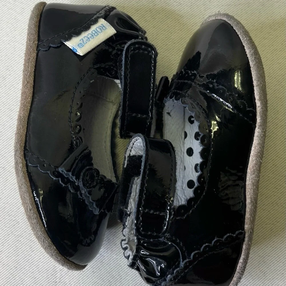 Robeez Catherine Mini Shoes in Black Patent Size 2 (3-6 months)